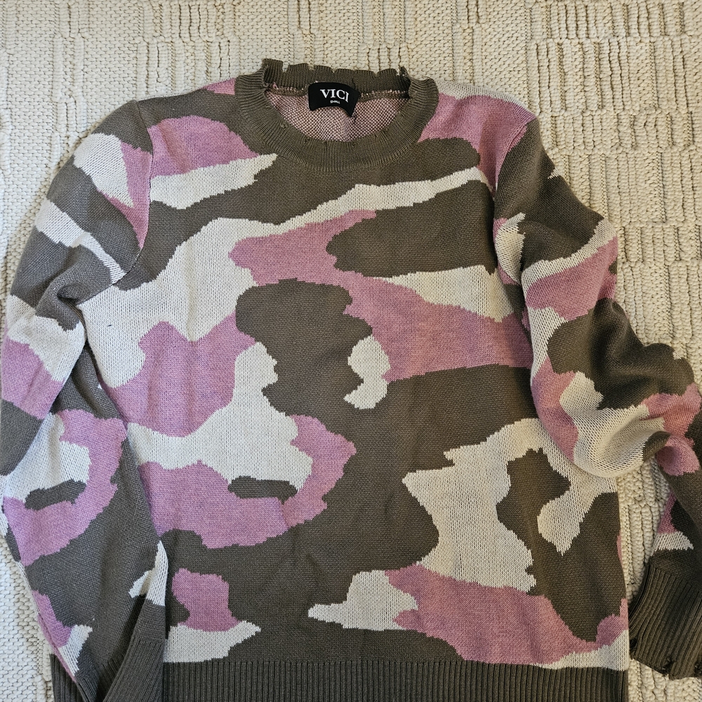 VICI Camo Crewneck Sweater in Pink, Taupe & Cream